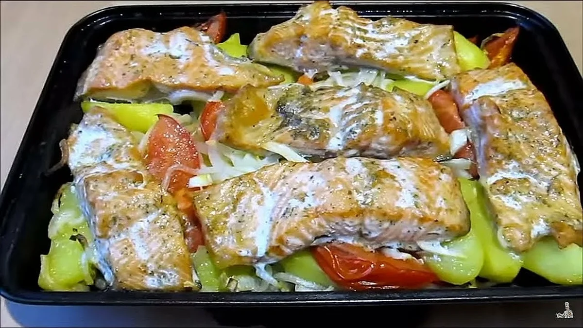 Рыба с картошкой в духовке - 131 рецепт приготовления пошагово - 1000.menu