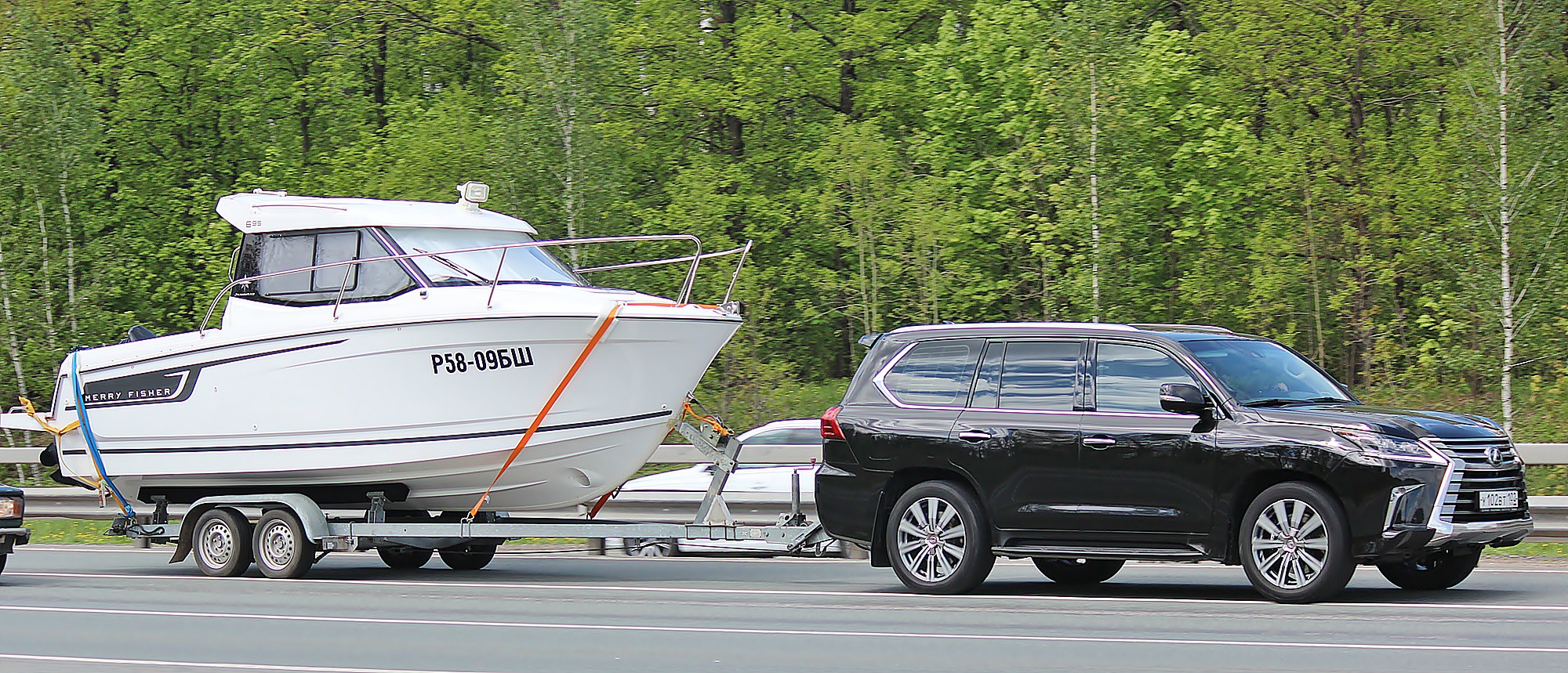 Перевозка лодки пвх с мотором на прицепе: правила и требования безопасности. лодочный прицеп
