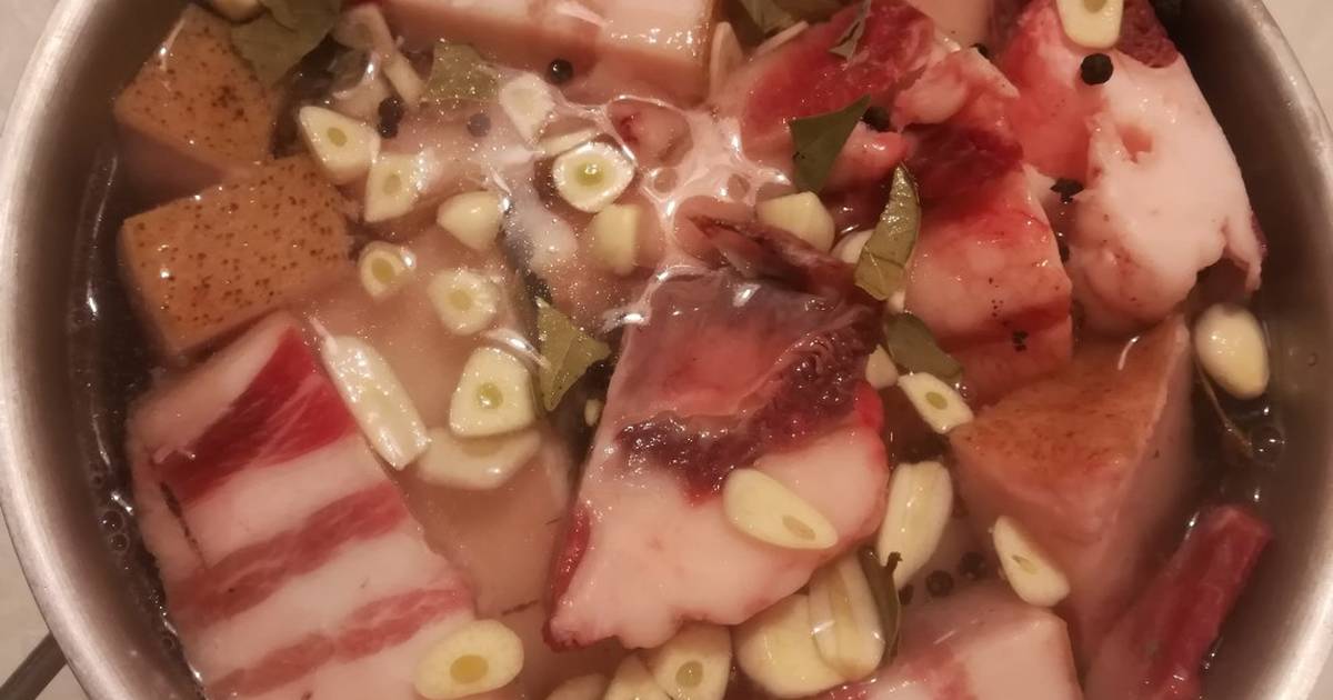Сало соленое в рассоле в луковой шелухе — 8 самых вкусных рецептов с чесноком