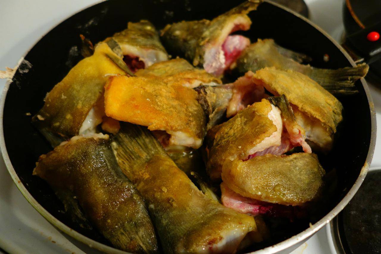 Как приготовить рыбу линь: рецепты, как готовить на сковороде, в духовке