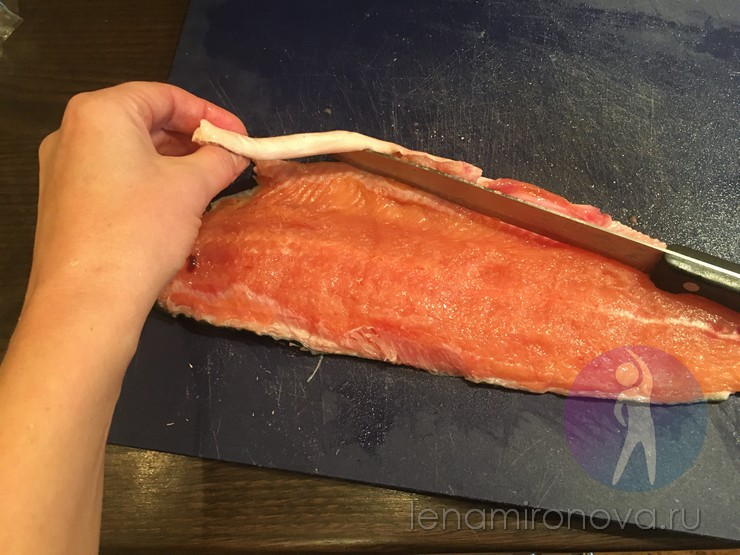 Как удалить хребет из горбуши. использование рыбы при правильном питании. как разделать горбушу на филе