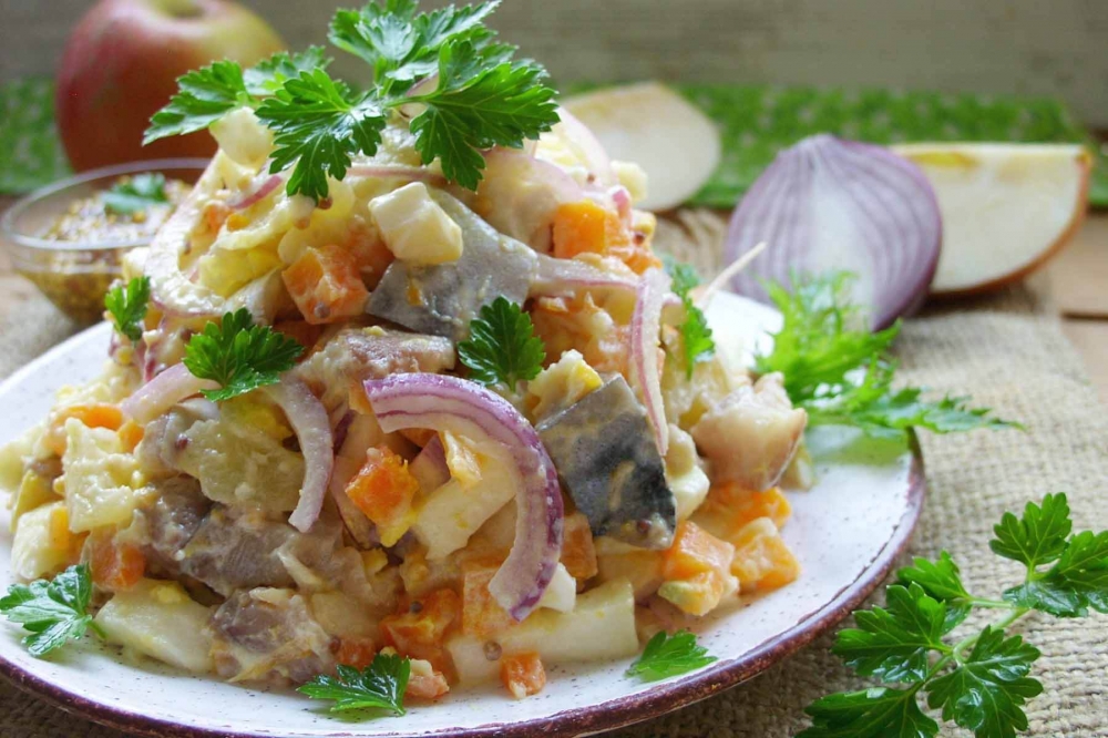 Салат из трески горячего копчения » рецепты - готовим дома | «наобед.kz»