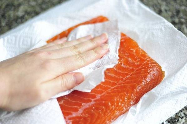 Как быстро и вкусно засолить красную рыбу в домашних условиях — правильные рецепты
