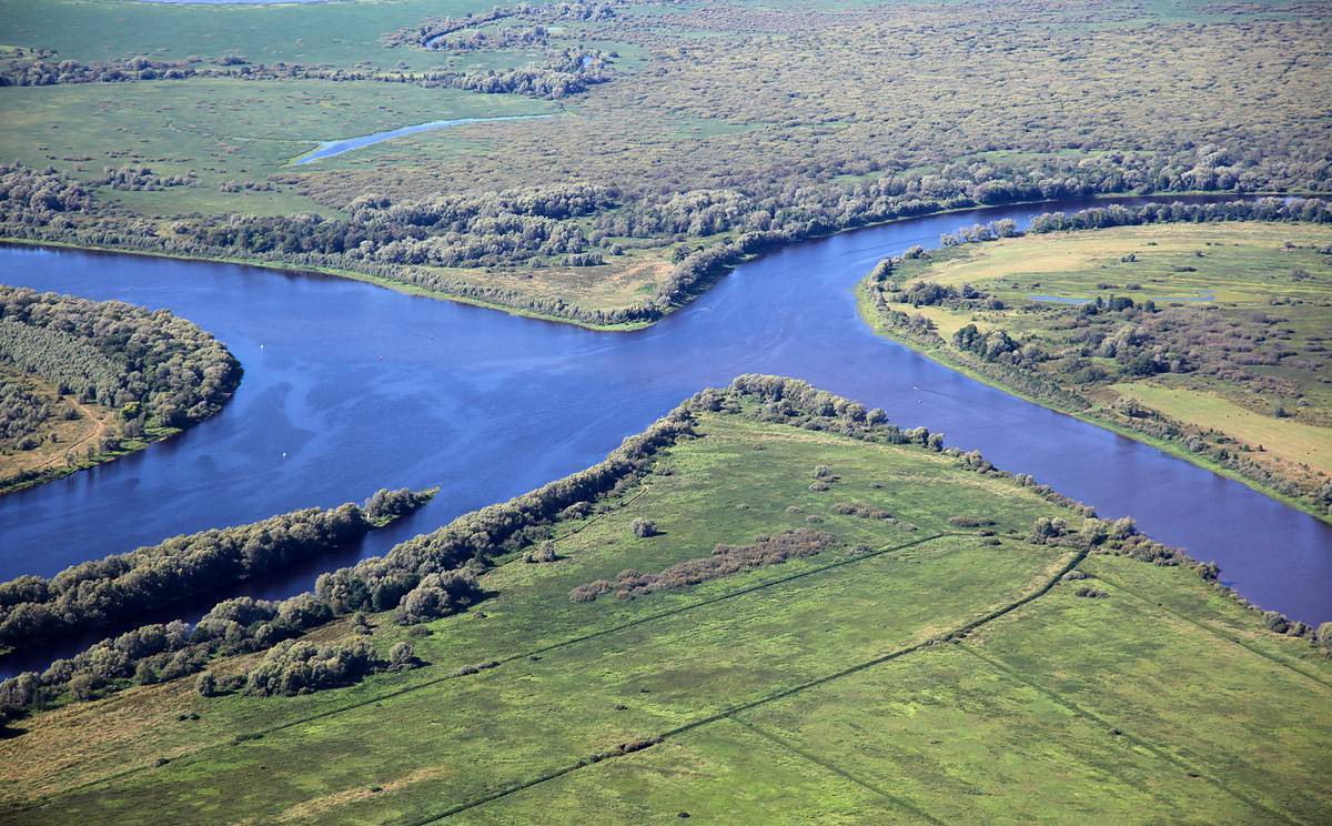 самое крупное площади водохранилище россии