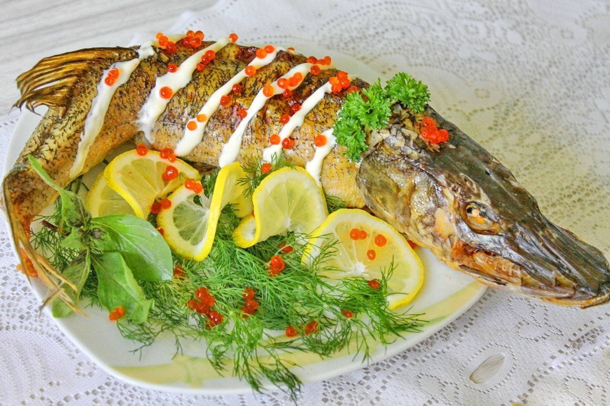 Щука в фольге в духовке – 6 рецептов, как вкусно запечь рыбу