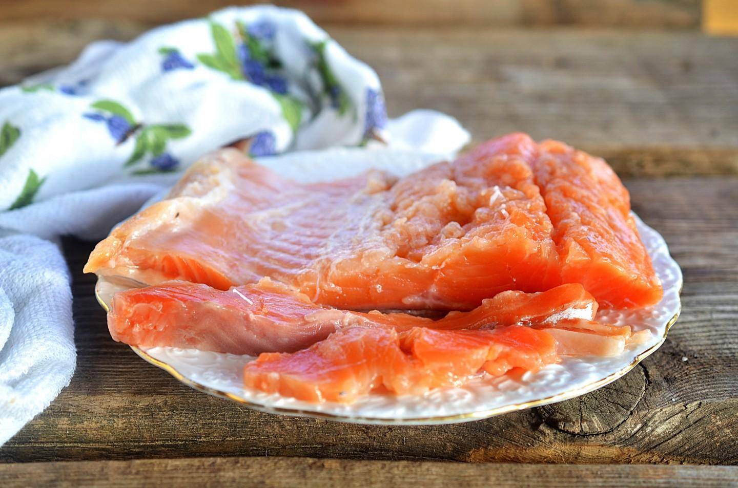 Как засолить красную рыбу в домашних условиях вкусно и быстро