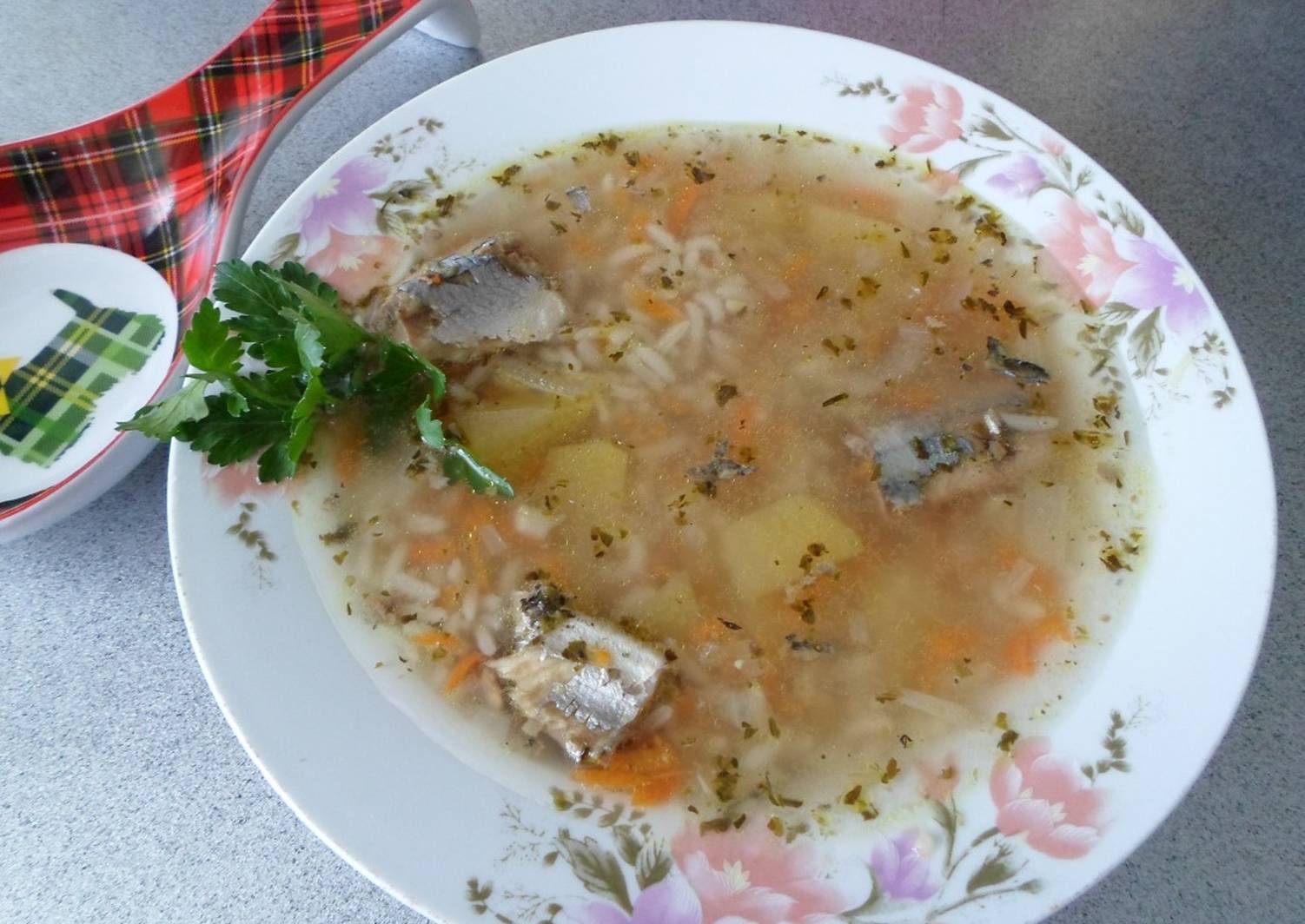 Рыбный суп из консервов сайры – самый простой и вкусный рецепт