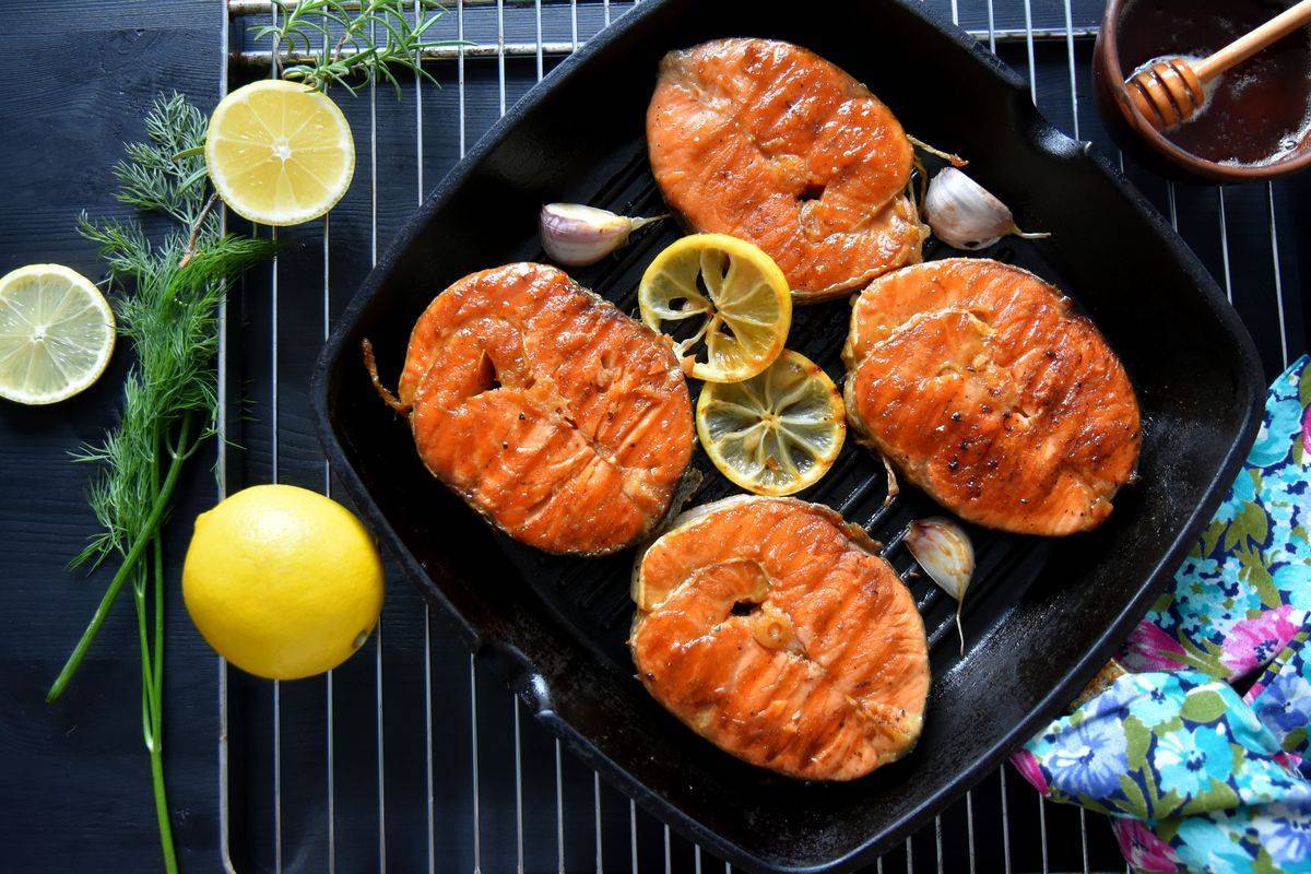 Стейк из лосося в духовке: топ-9 домашних рецептов к празднику