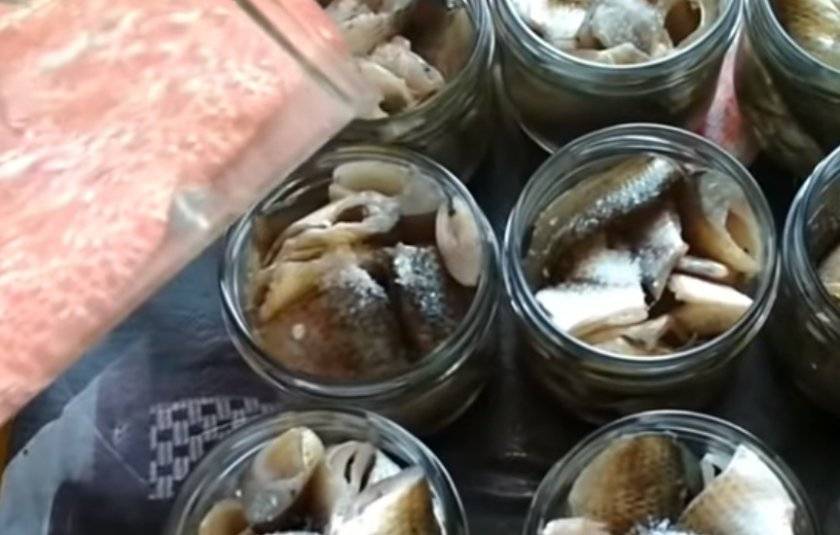 Рыбные консервы в мультиварке – кулинарный рецепт