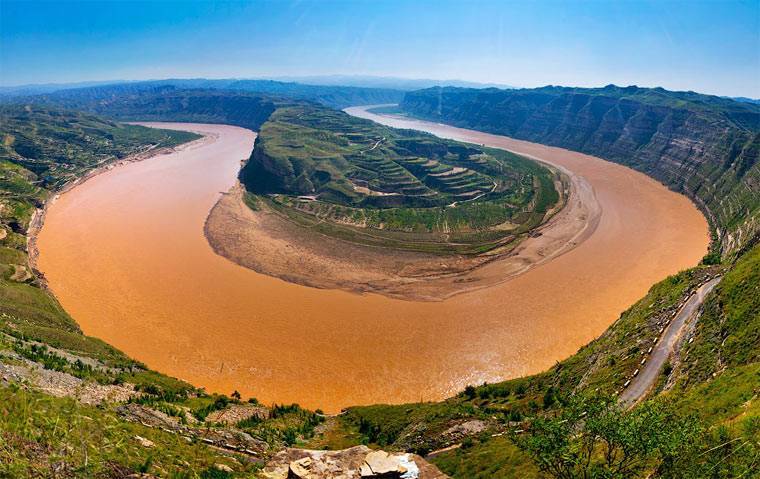 самое крупное площади водохранилище россии