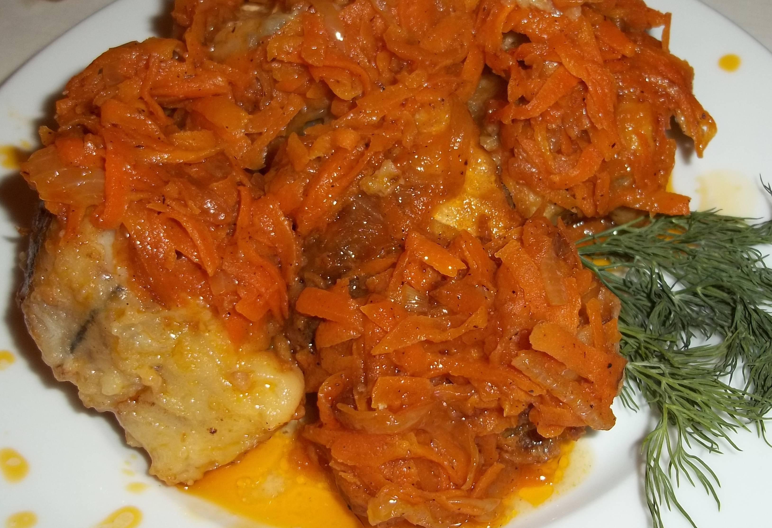 Тушеная рыба в томате с луком и морковью рецепт