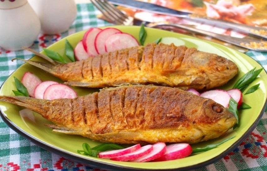 Как пожарить рыбу на сковороде с мукой: рецепт с фото