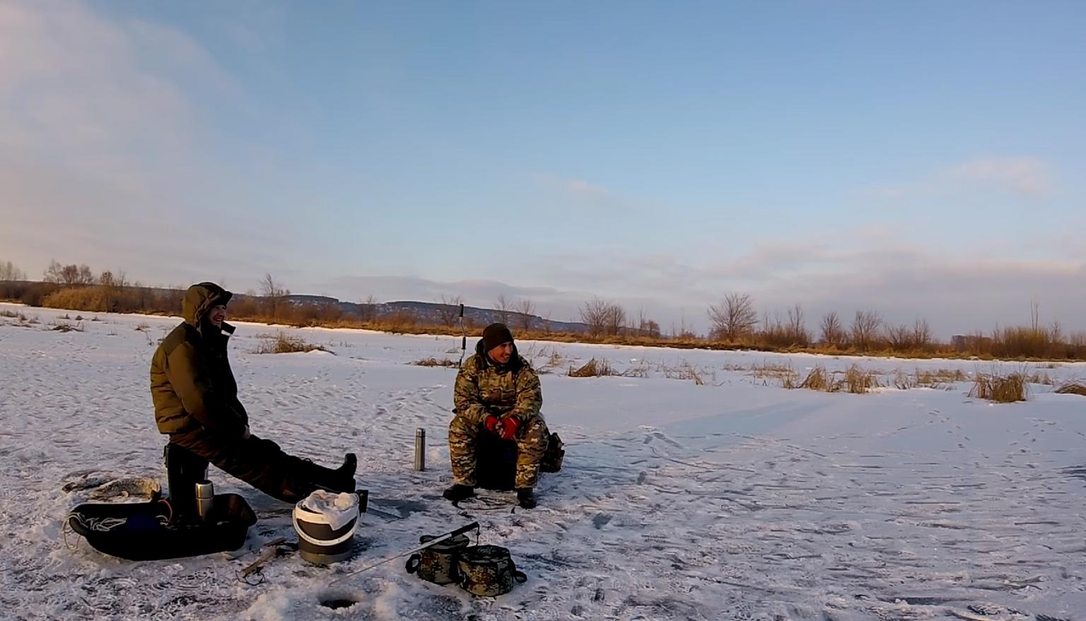 На волге с берега