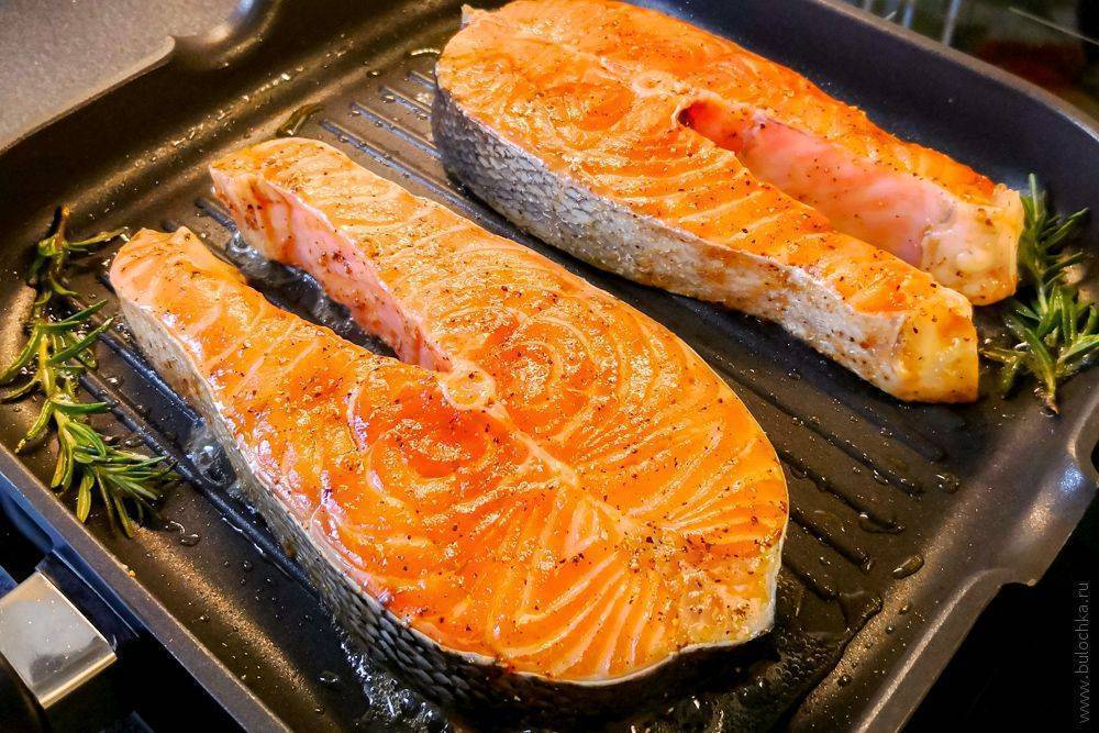 Как приготовить стейк из красной рыбы и пожарить стейки на сковороде