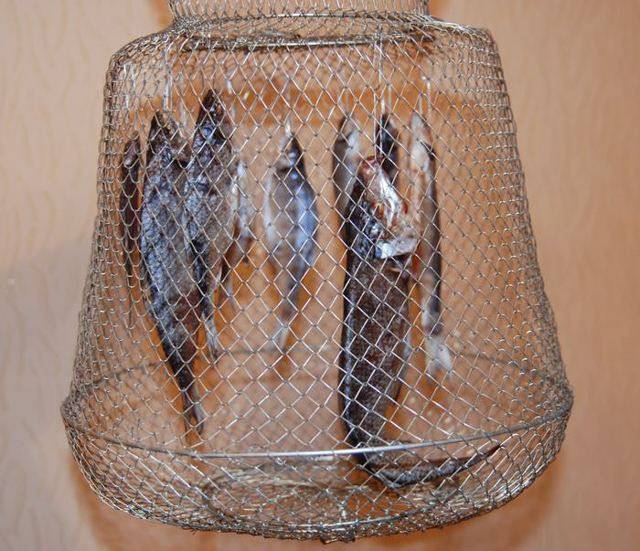 Садок для рыбы: спортивные и любительские, изготовление своими руками