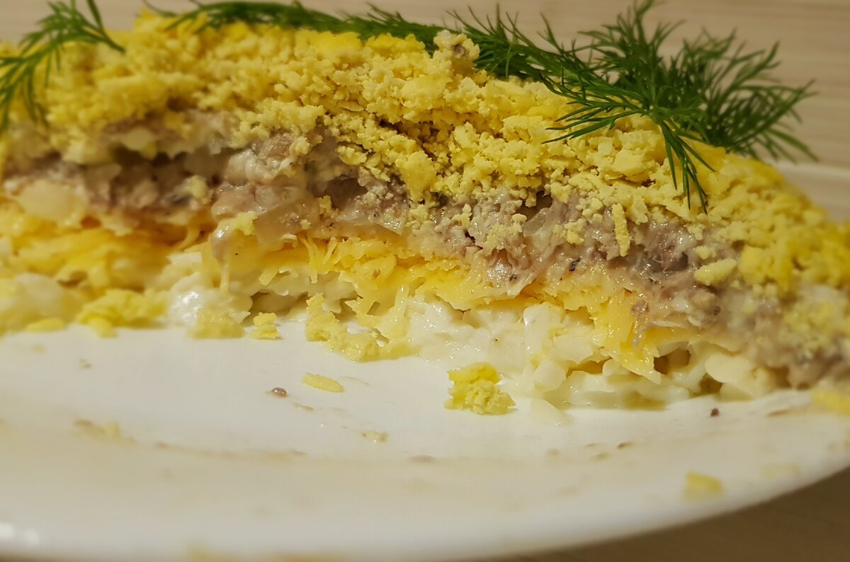 Салат "мимоза" с рыбными консервами - классические рецепты