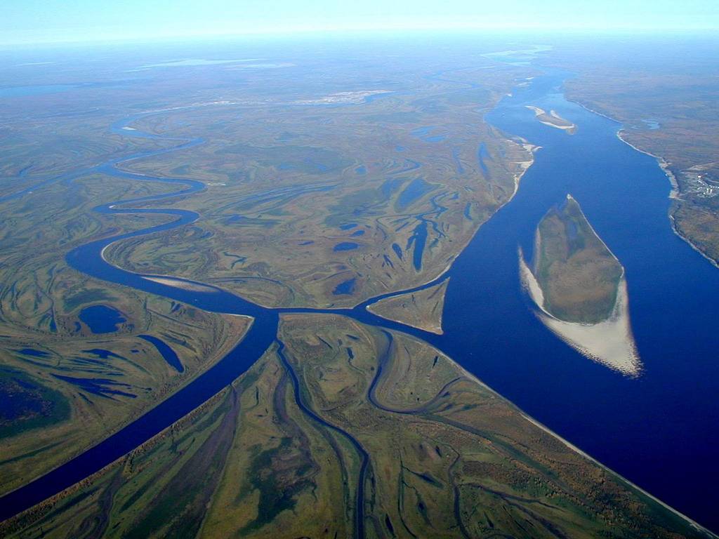 самое крупное площади водохранилище россии