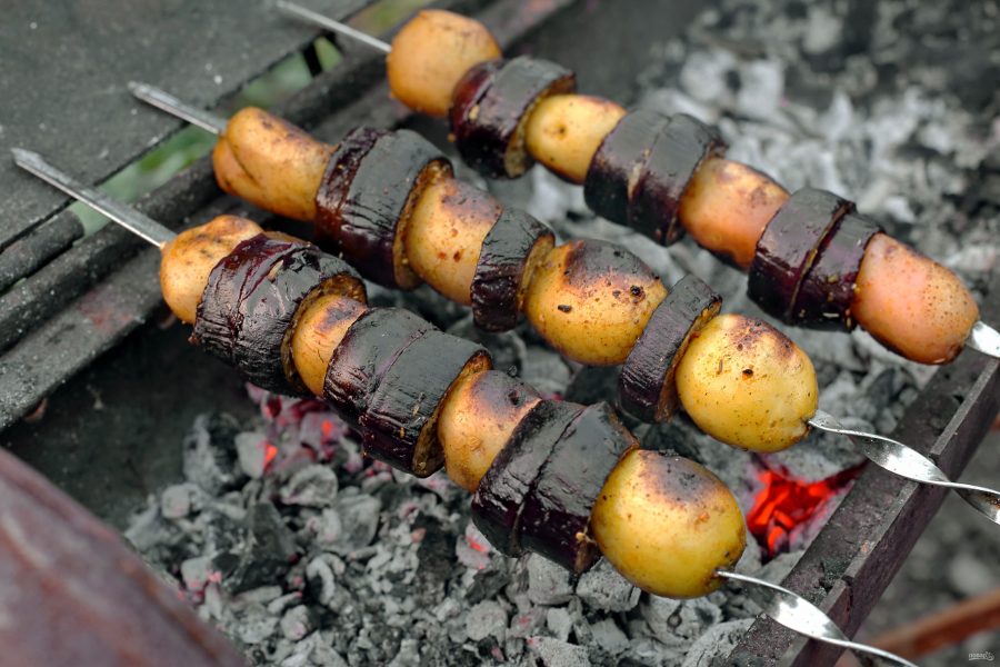 Шашлык из кабачков на мангале: 12 рецептов маринада — самый смак