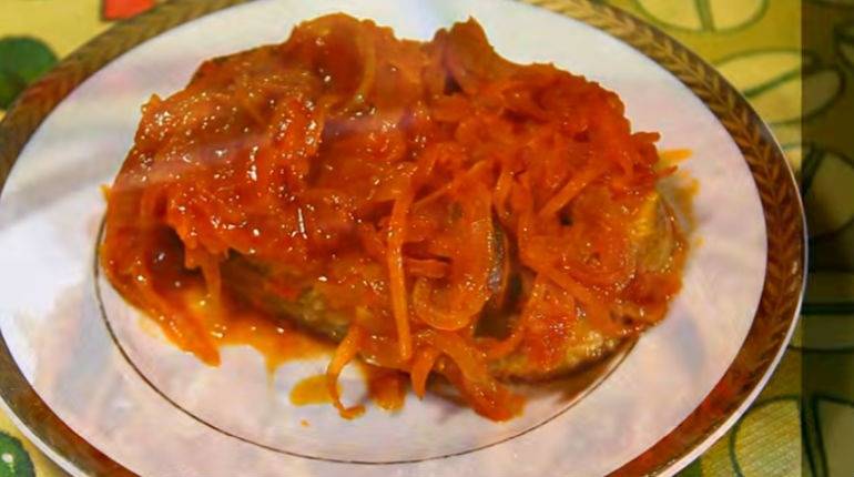Минтай под овощным маринадом из моркови и лука