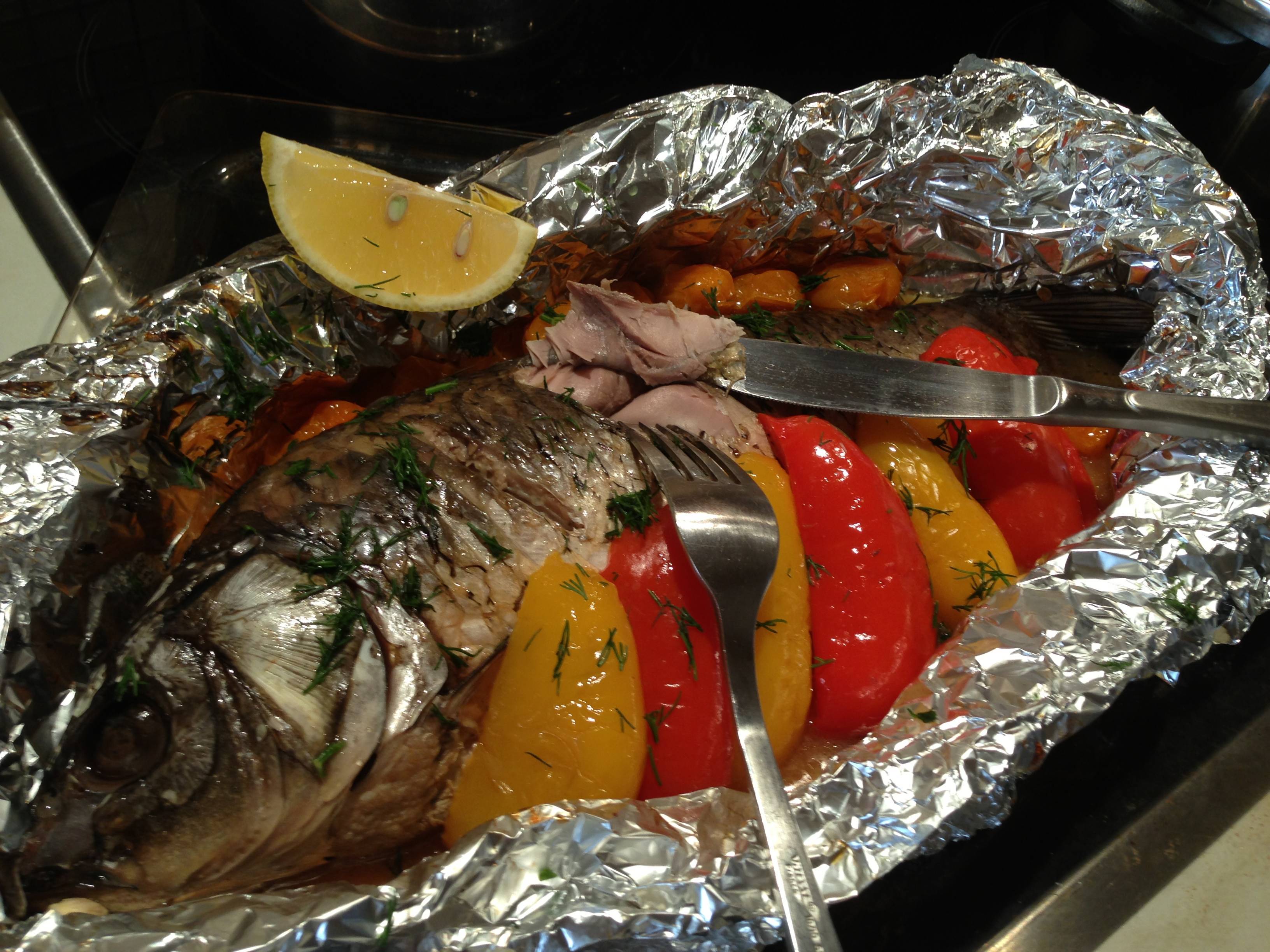 Как запечь рыбу в духовке целиком чтобы была сочной пошаговый рецепт