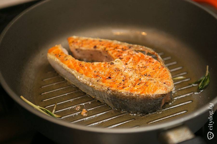 Лосось на сковороде — лучшие рецепты. как правильно и вкусно приготовить лосось на сковороде. - womens-24