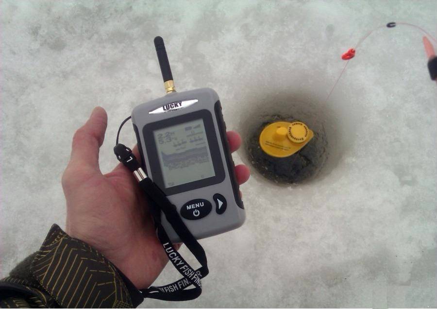 Как выбрать эхолот для зимней рыбалки через лед