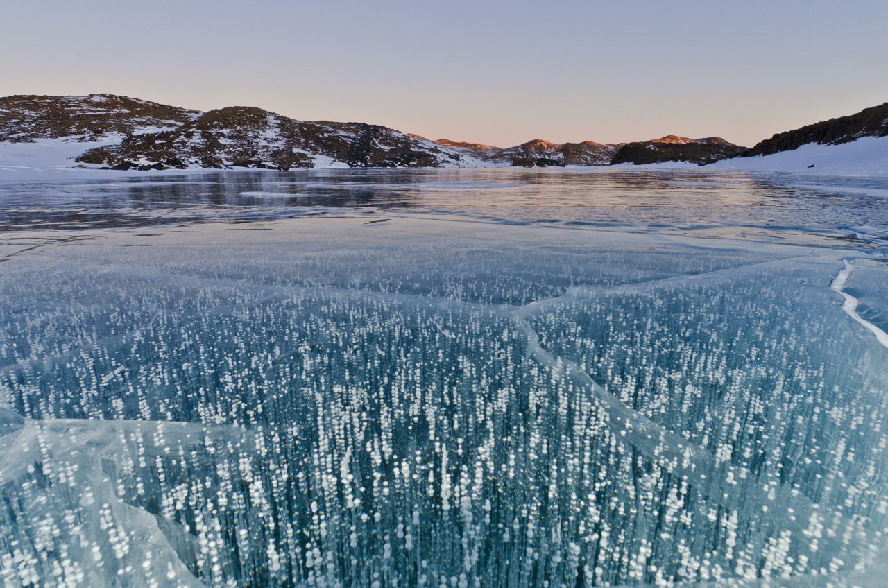 Самые красивые замерзшие озера в мире (+ фото)