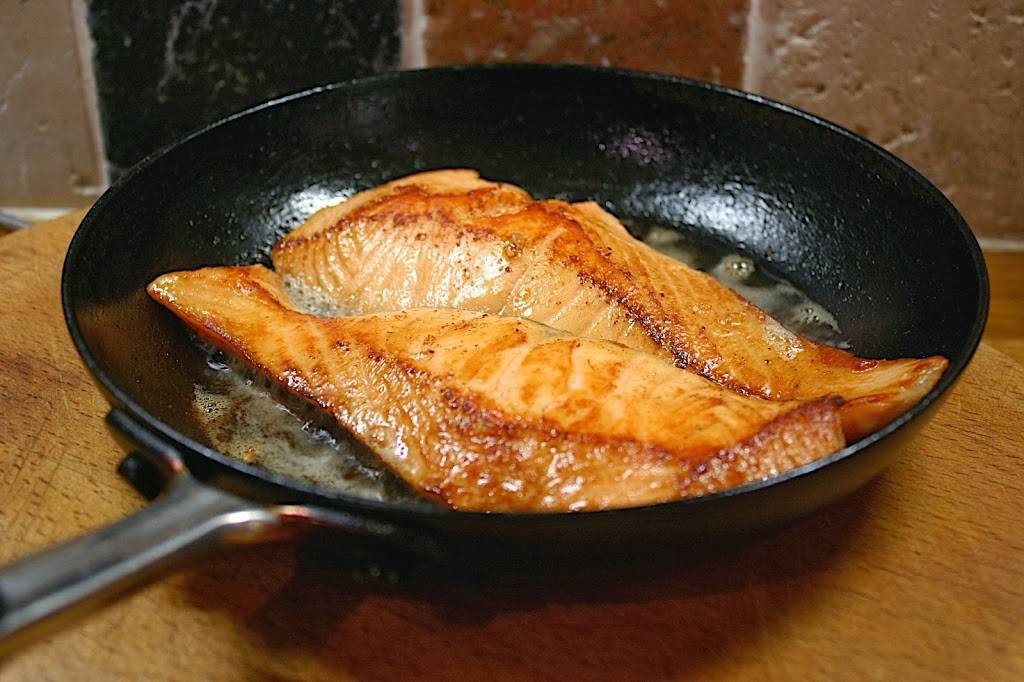 Сколько жарить рыбу на сковороде?