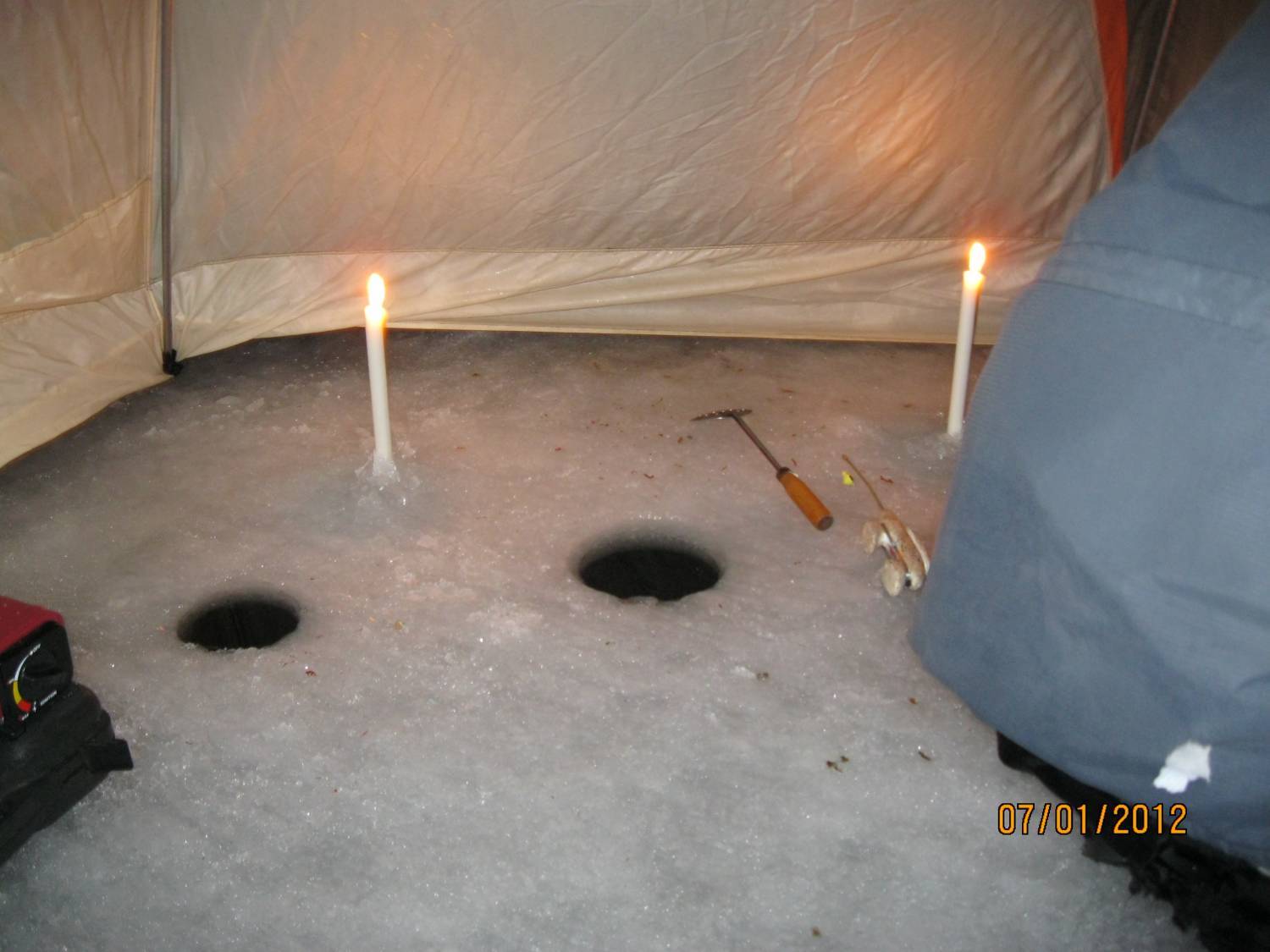 Как обогреть палатку на зимней рыбалке: способы и обогреватели