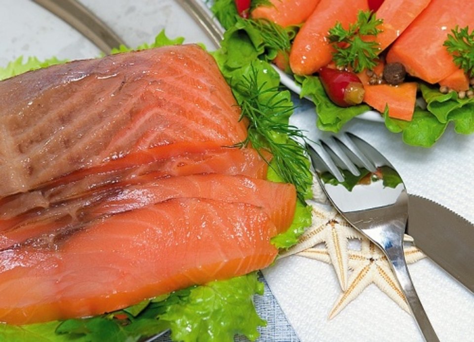 Как посолить красную рыбу в домашних условиях — вкусно и быстро