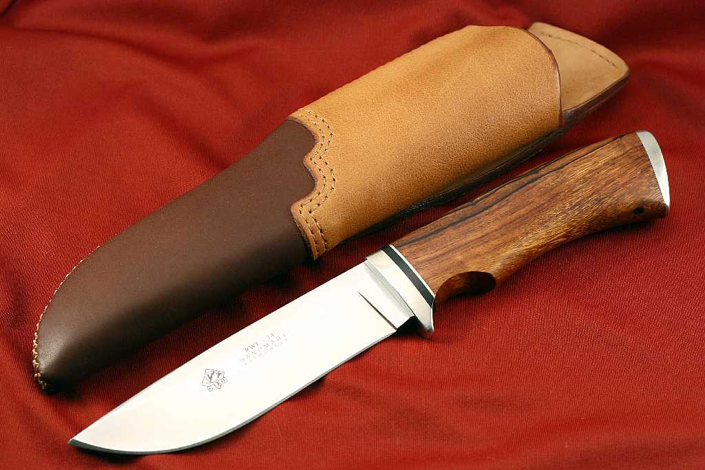 Лезвие охотничьего ножа