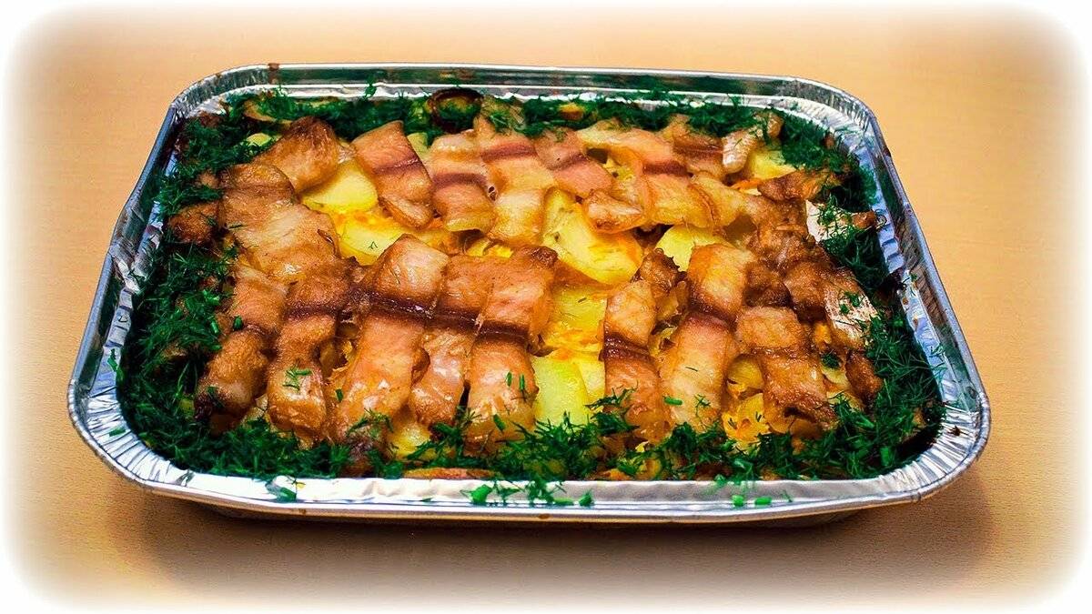 Рыба запеченная в духовке с картофелем рецепт с фото пошагово - 1000.menu