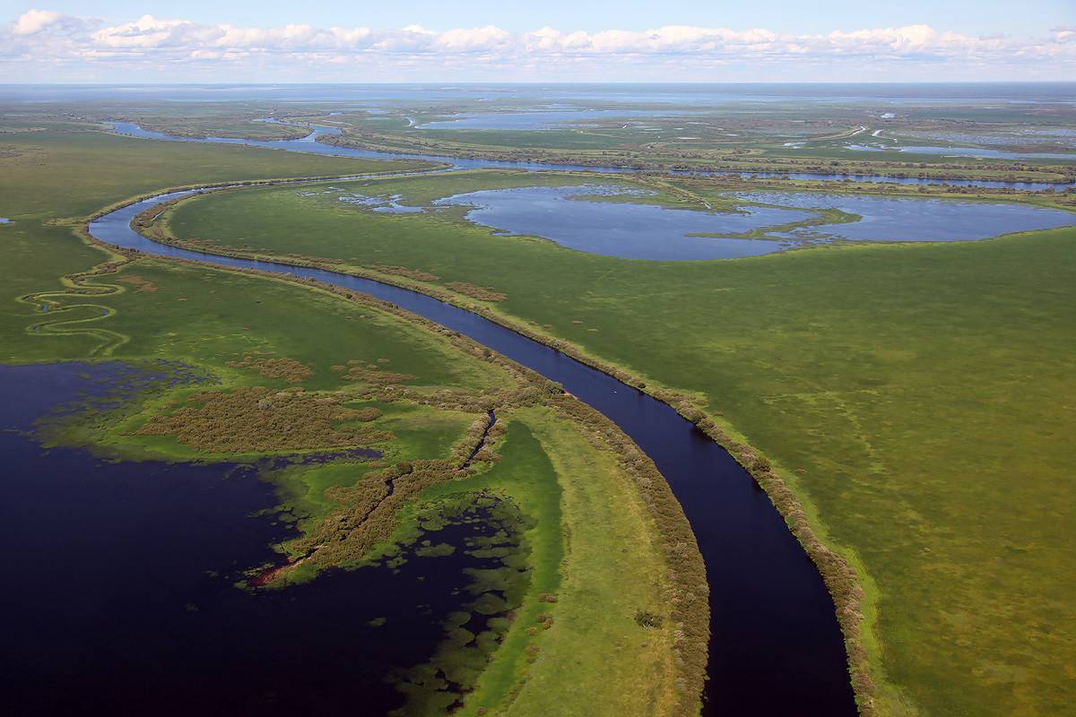 самое крупное площади водохранилище россии