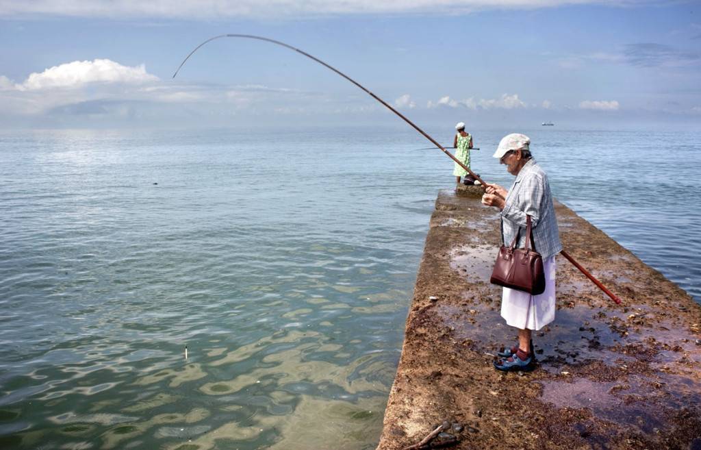 Рыбалка в адлере (на море с берега, на реке мзымта), лучшие места для вылова