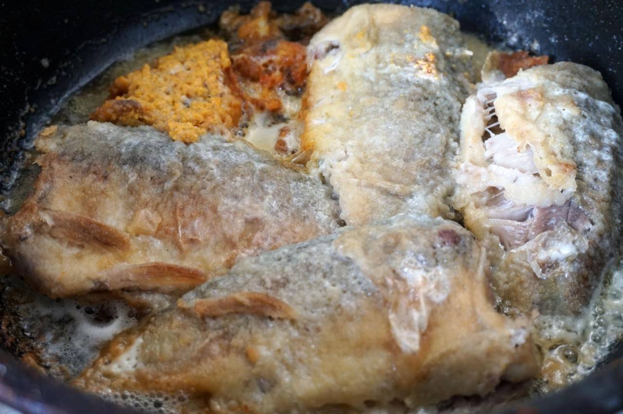 Карп запеченный в духовке, вкуснее не бывает: рецепты, фото, видео