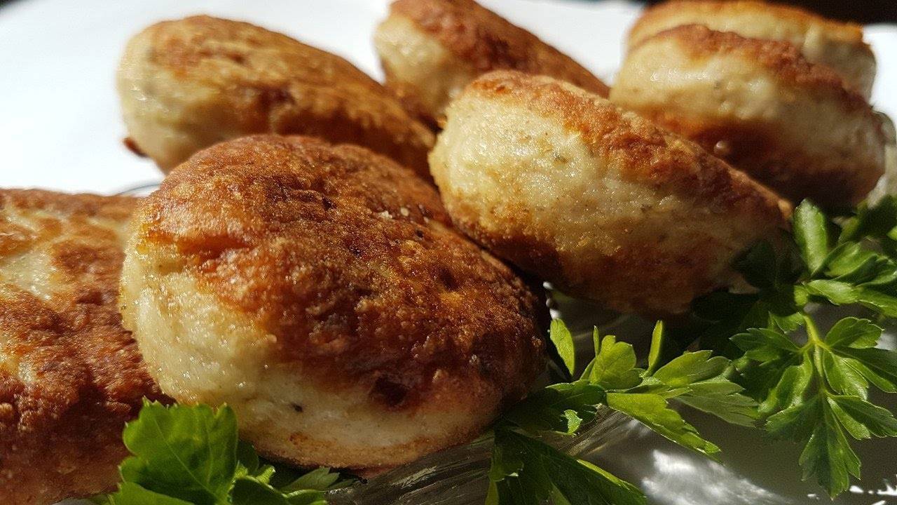 Рыбные котлеты с овсяными хлопьями - 15 пошаговых фото в рецепте