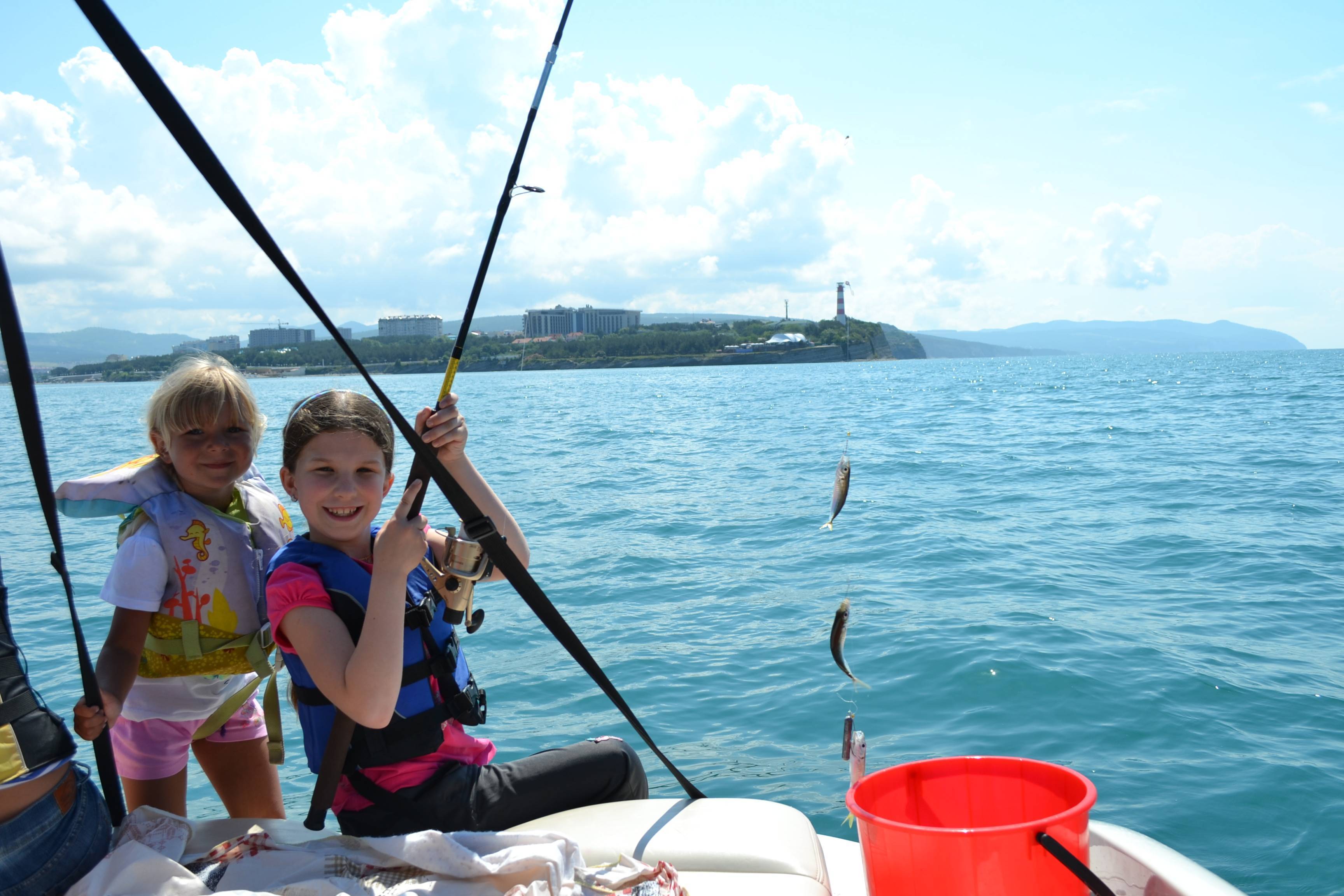 Рыбалка на море (с берега или катера): снасти для морской ловли, как правильно ловить