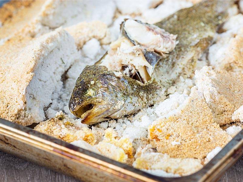 Рыба в соли в духовке