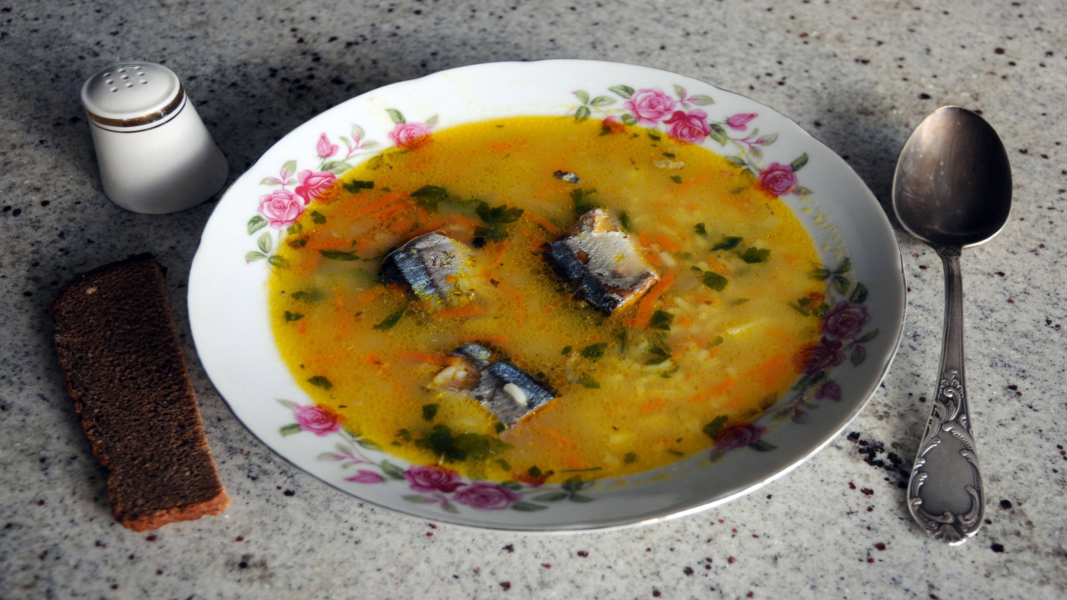 Суп с рыбными консервами сайра