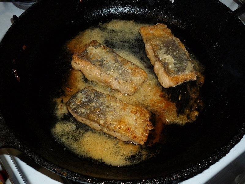 Как правильно жарить аппетитного морского окуня на сковороде
