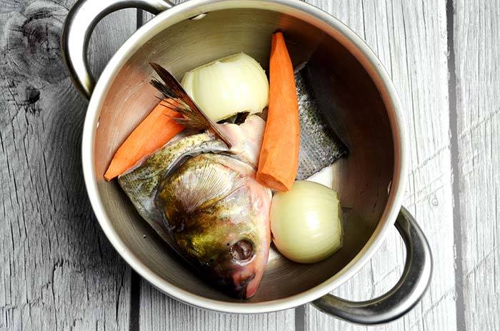 Как сварить вкусную уху из голов рыбы — рецепт с фотографиями