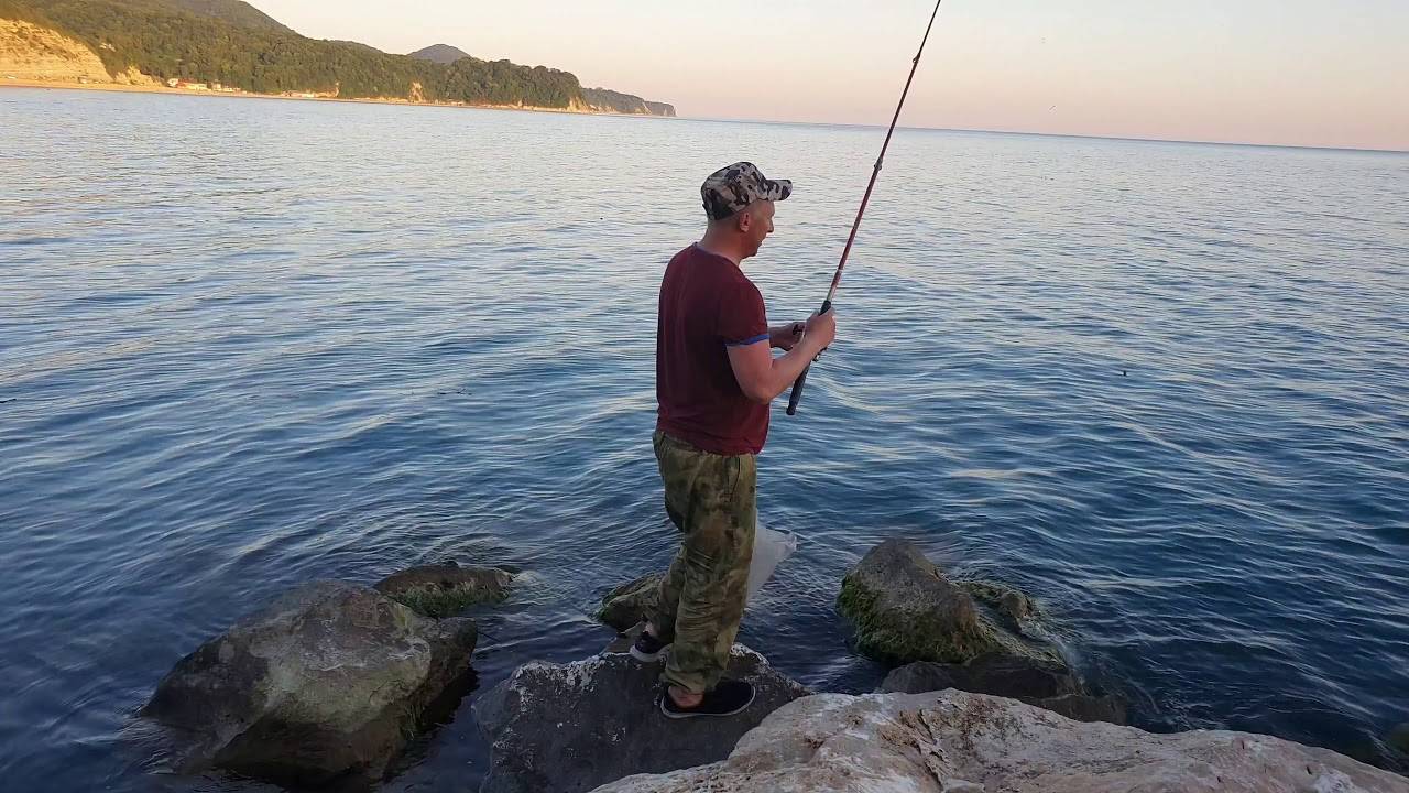 Рыбалка на чёрном море с берега-как правильно и на что ловить на чёрном море