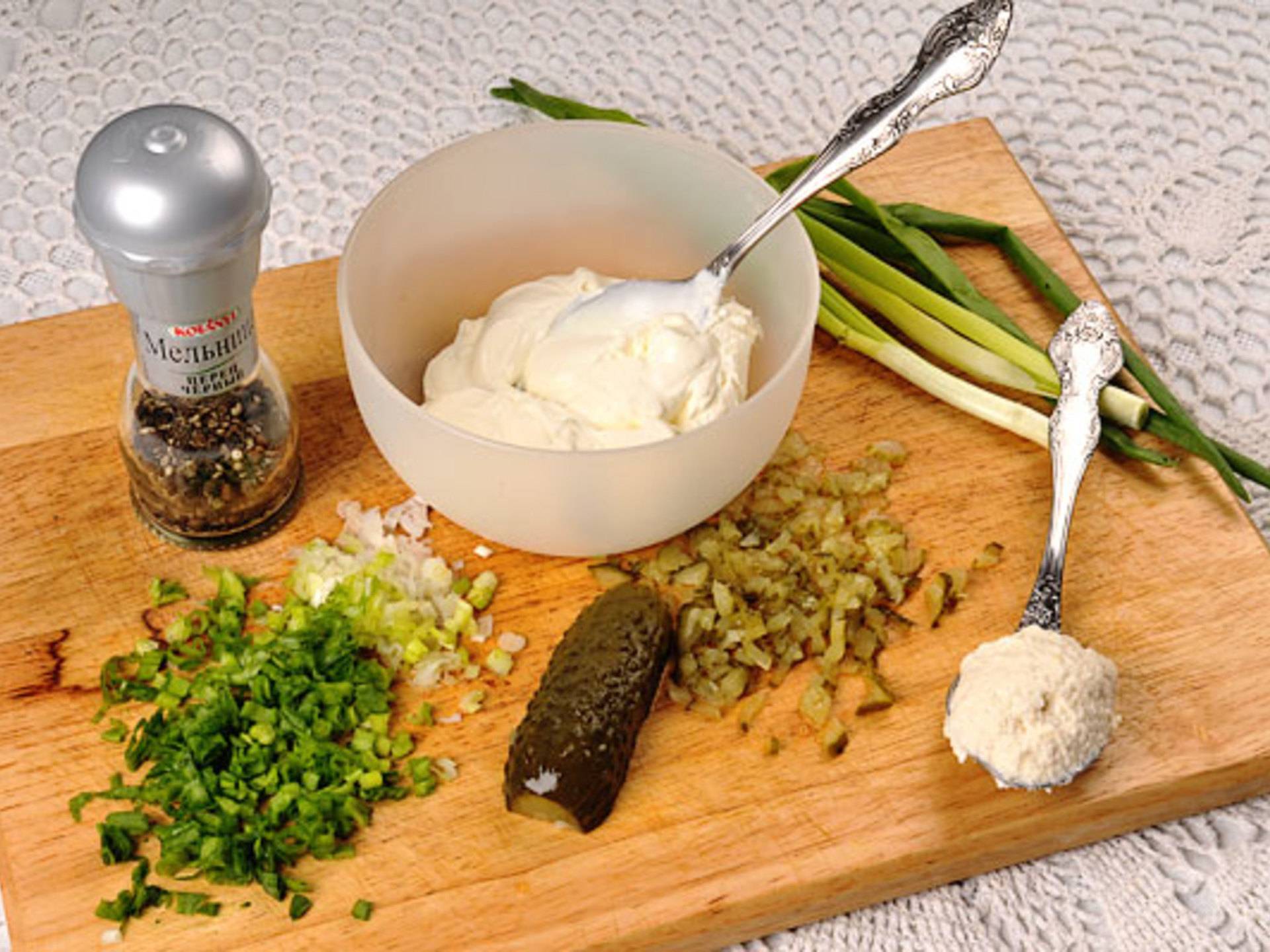 Соус из сметаны и чеснока. как приготовить сметанный соус с чесноком