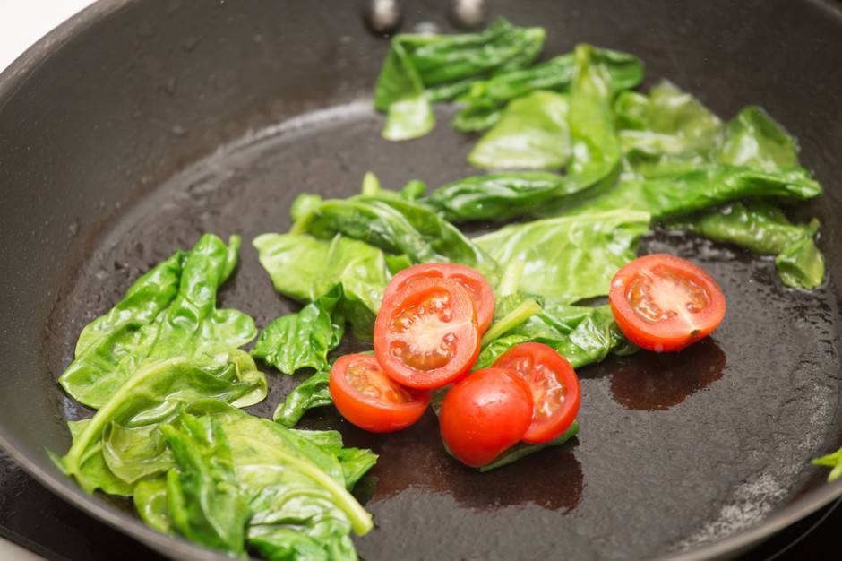 Киш с лососем и шпинатом: пошаговый рецепт с фото, особенности приготовления, советы поваров