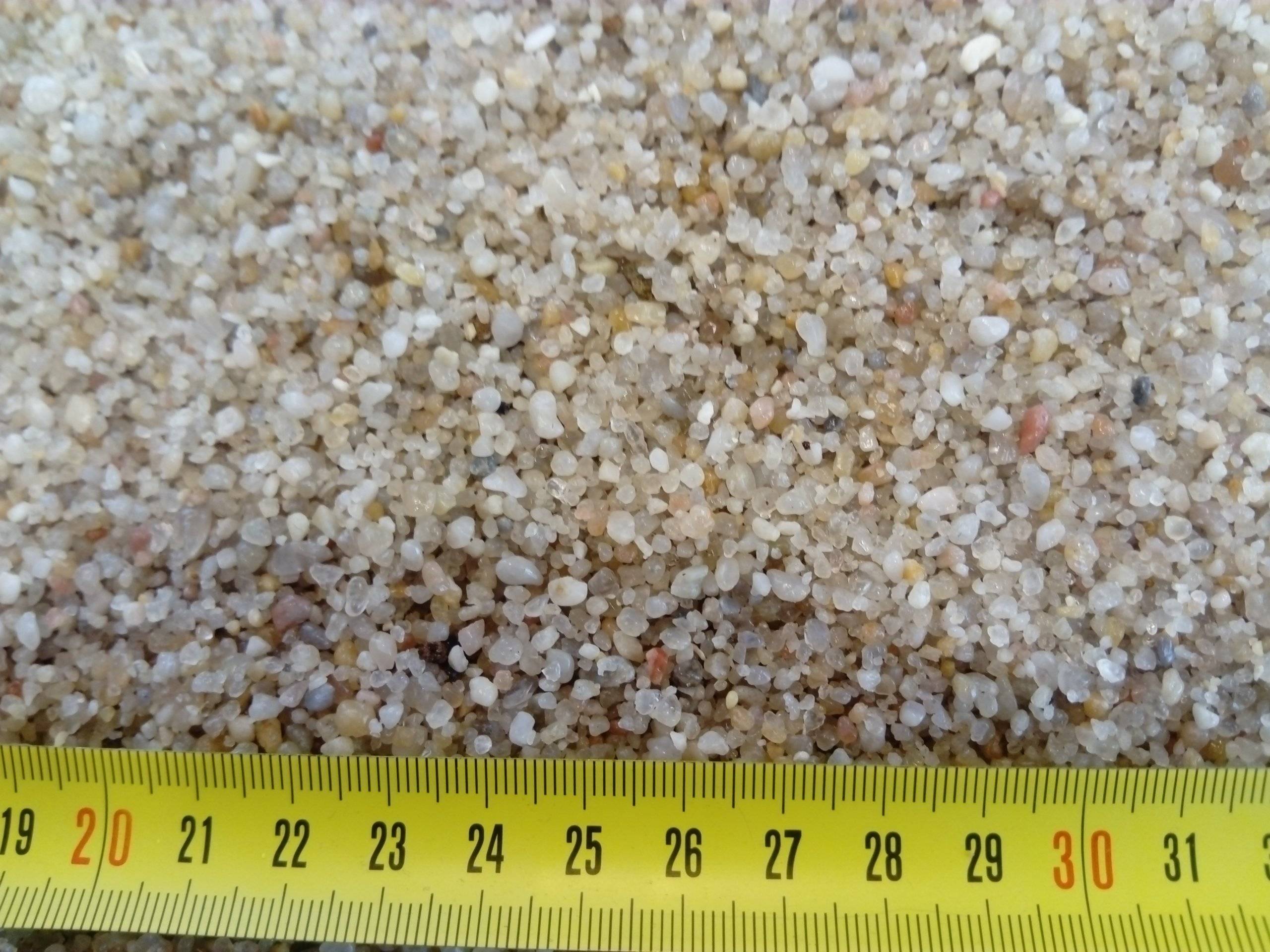 Песок для аквариума - плюсы и минусы вида грунта
