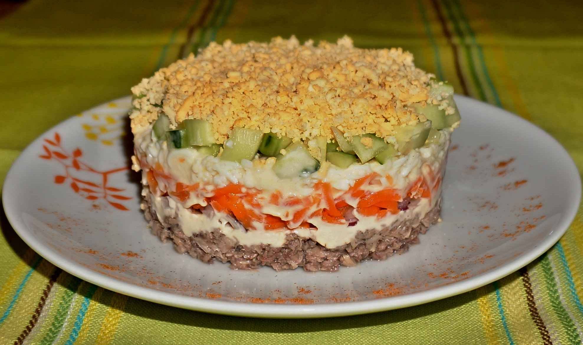 Салат с рисом и рыбными консервами – 7 рецептов приготовления