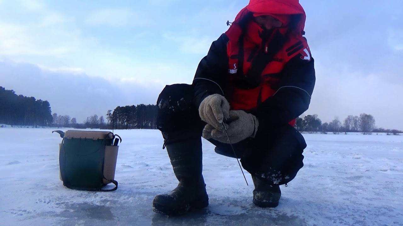 Первый лед рыбалка. Перволедье рыбалка. Зимняя рыбалка: Перволедье. Рыбаки по первому льду. Осенняя рыбалка по первому льду.