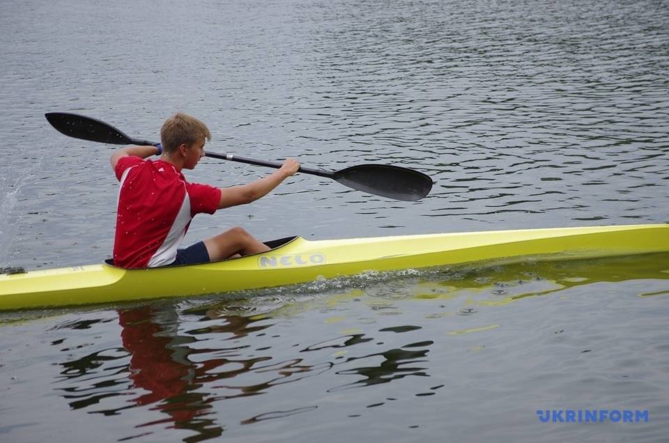 Разница Canoe and Kayak