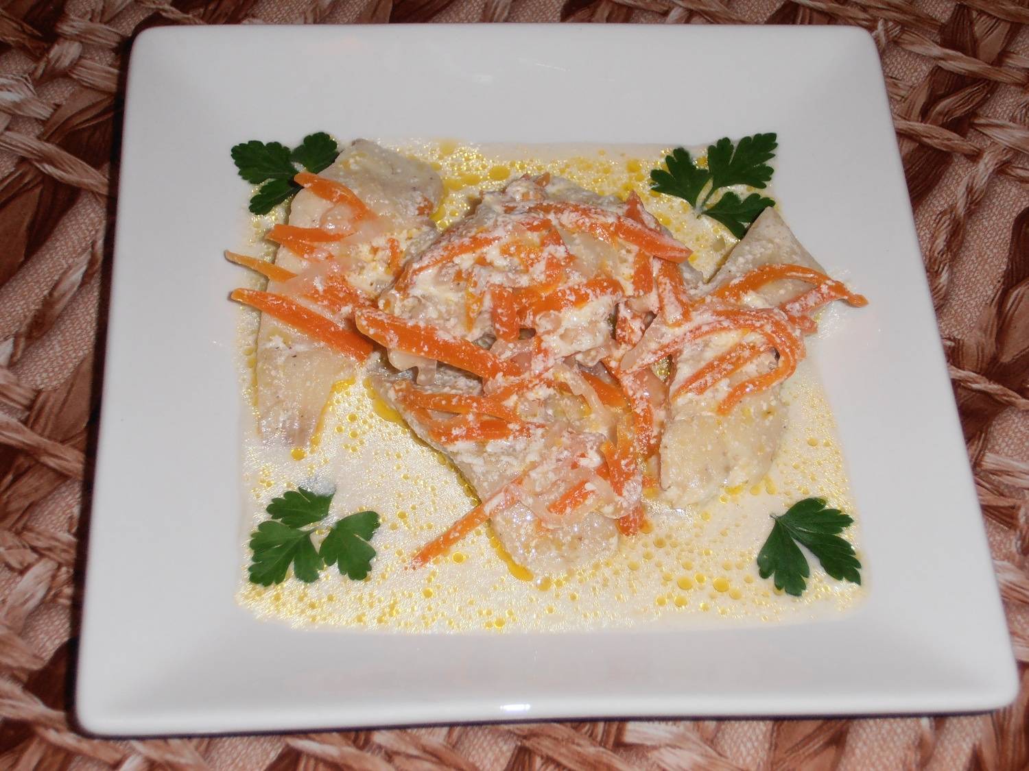 Тушеная рыба в томате с луком и морковью рецепт