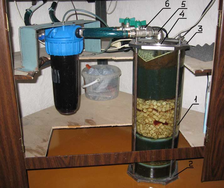 Изготовить фильтр для воды. Внешний биофильтр для аквариума. Система фильтрации для аквариума 200. Внешний фильтр для аквариума 200 литров. Внешний фильтр для аквариума из колбы 10sl0sl.